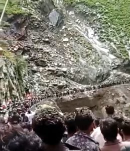 People.walking from Bharmour to Chamba web