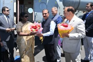 prez-of-india-to-arrive-on-shimla-on-five-days-visit, Himachal welcoming President Murmu with flowers