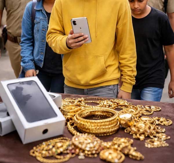 Himachal minor theft iPhone