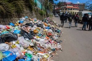 ESMA fails to end Shimla Garbage crisis as SEHB Strike continues