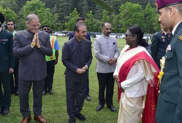 unseasonal-rain-spoil-prez-visit-to-manali-rohtang-tunnal-palampur