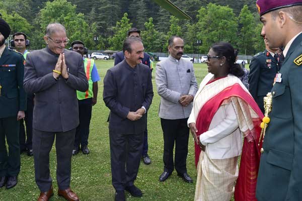 unseasonal-rain-spoil-prez-visit-to-manali-rohtang-tunnal-palampur