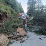 Landslide disrupts Hindustan-Tibet National Highway near Theog, apple traffic hit